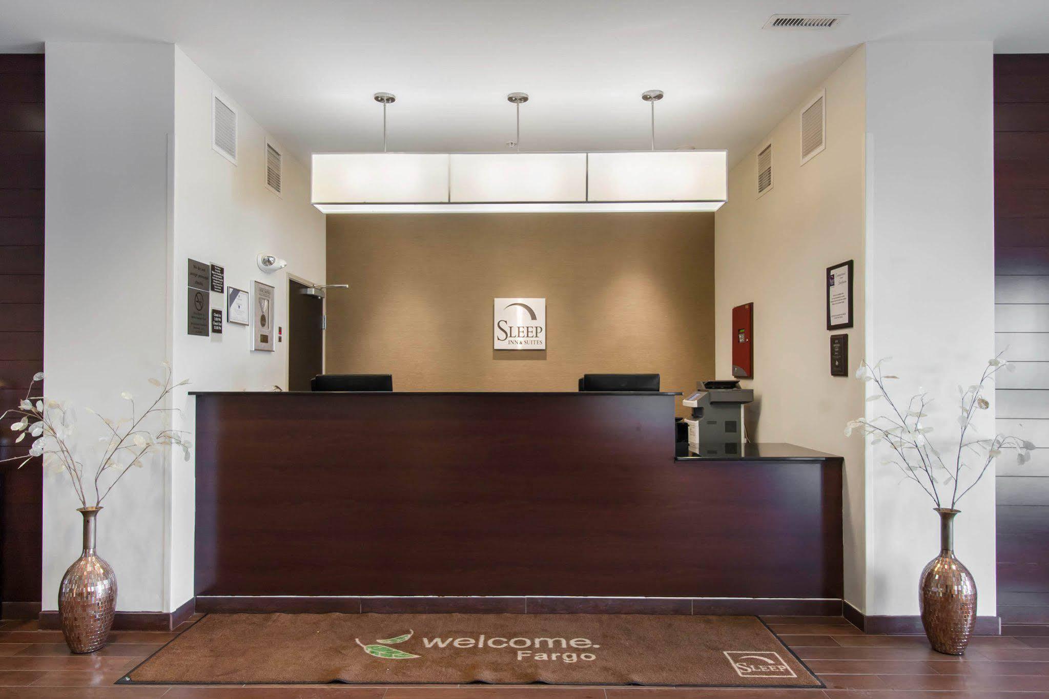 Sleep Inn & Suites Fargo Medical Center Экстерьер фото