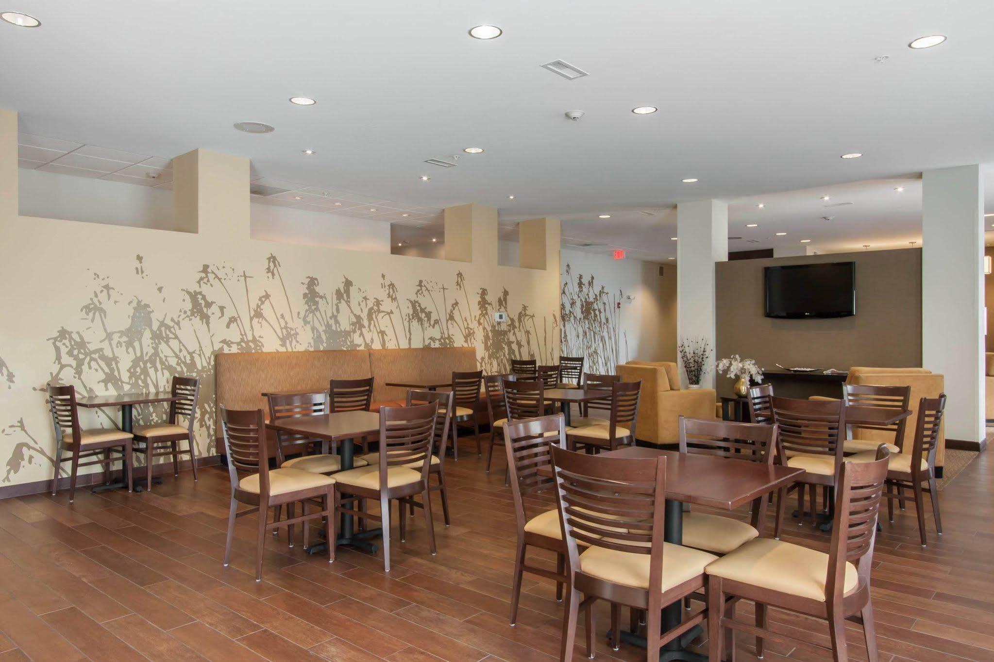 Sleep Inn & Suites Fargo Medical Center Экстерьер фото