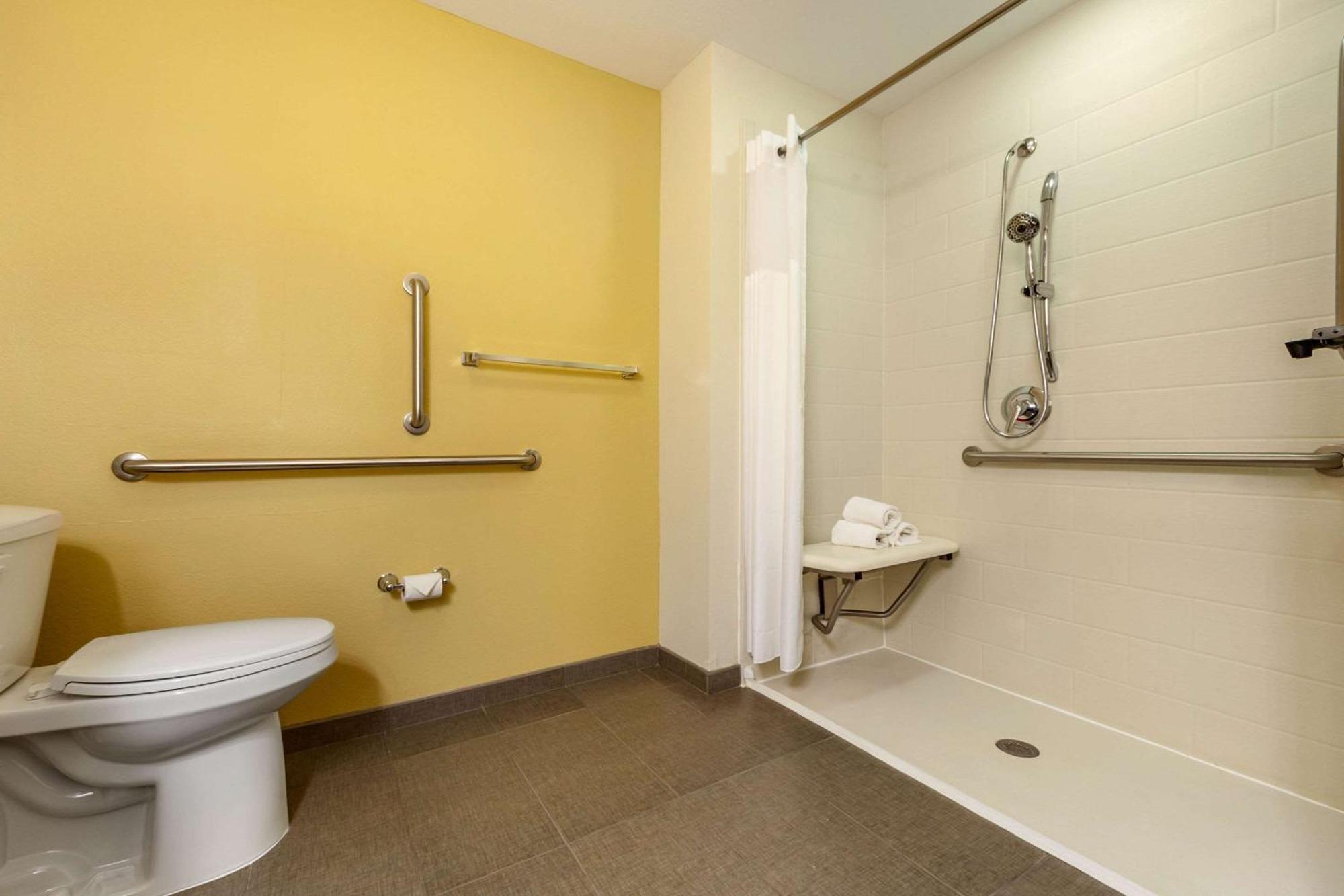 Sleep Inn & Suites Fargo Medical Center Экстерьер фото