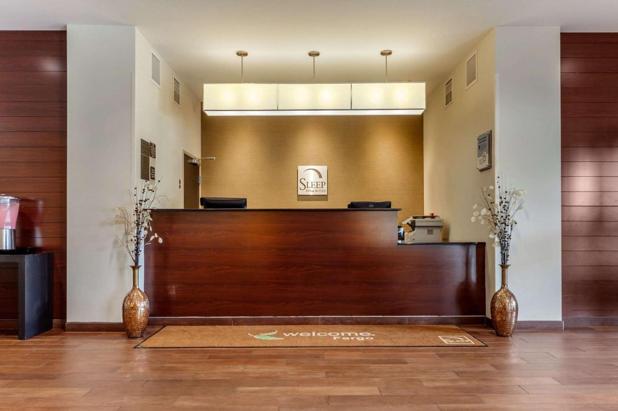Sleep Inn & Suites Fargo Medical Center Экстерьер фото